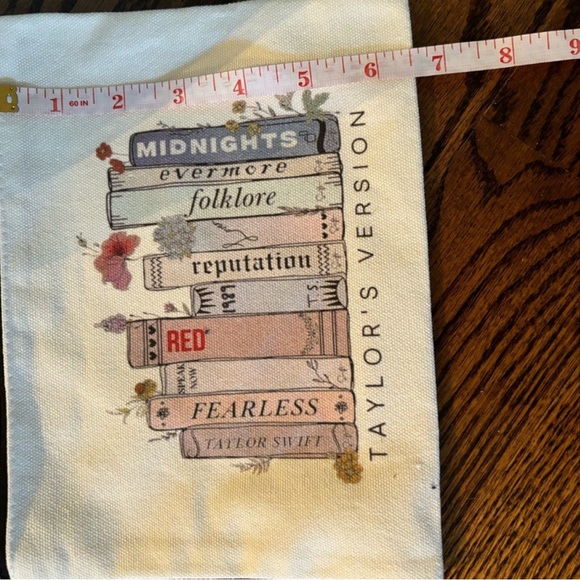 Taylor Swift Zip Pouch - Picture 3 of 3